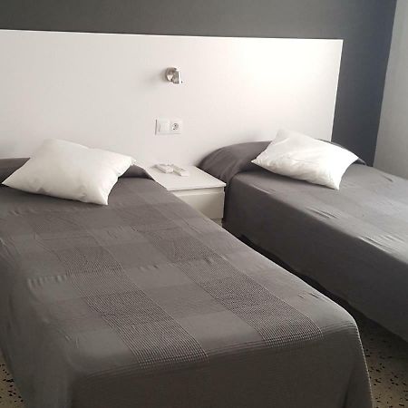 Hostal Can Joanet Cambrils Exterior photo