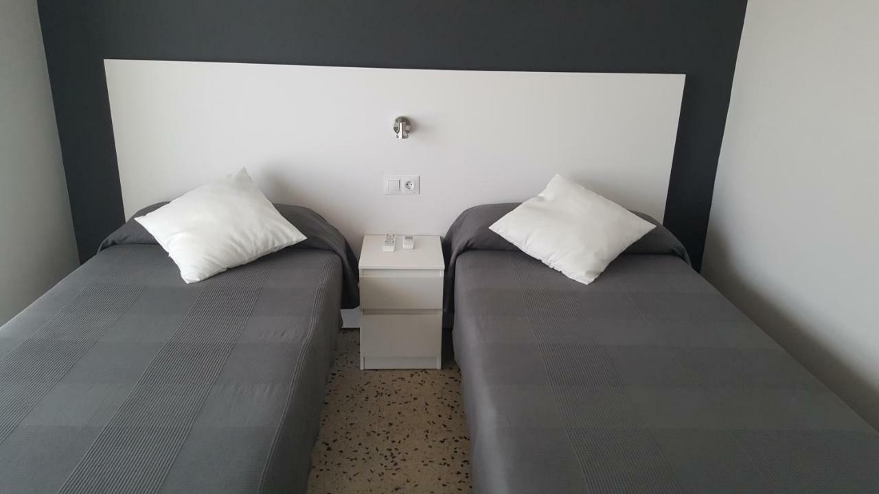 Hostal Can Joanet Cambrils Exterior photo
