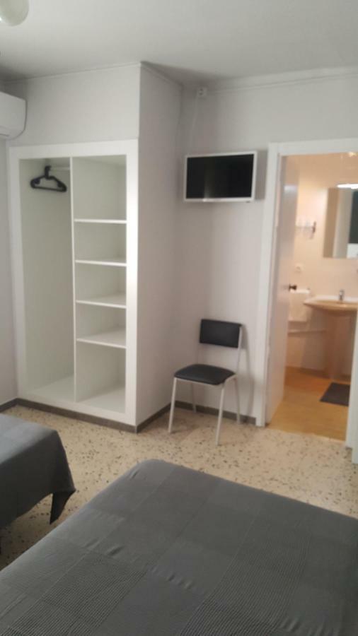 Hostal Can Joanet Cambrils Exterior photo