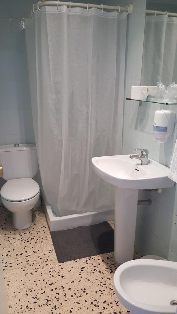 Hostal Can Joanet Cambrils Exterior photo